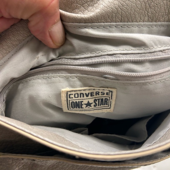 Converse one star purse, bag.Preowned- lots of life left snap front shoulder bag - Picture 6 of 7